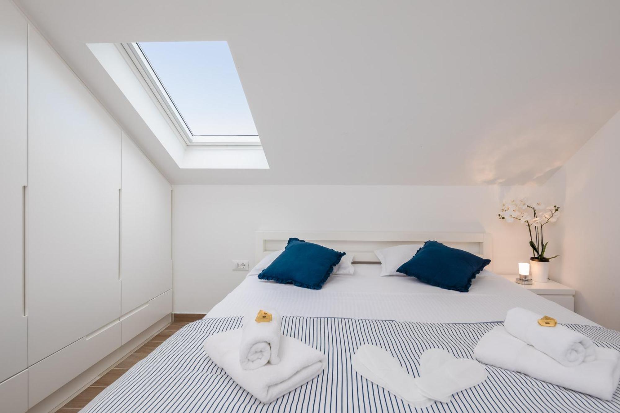 Epetium Beach Villa Сплит Екстериор снимка