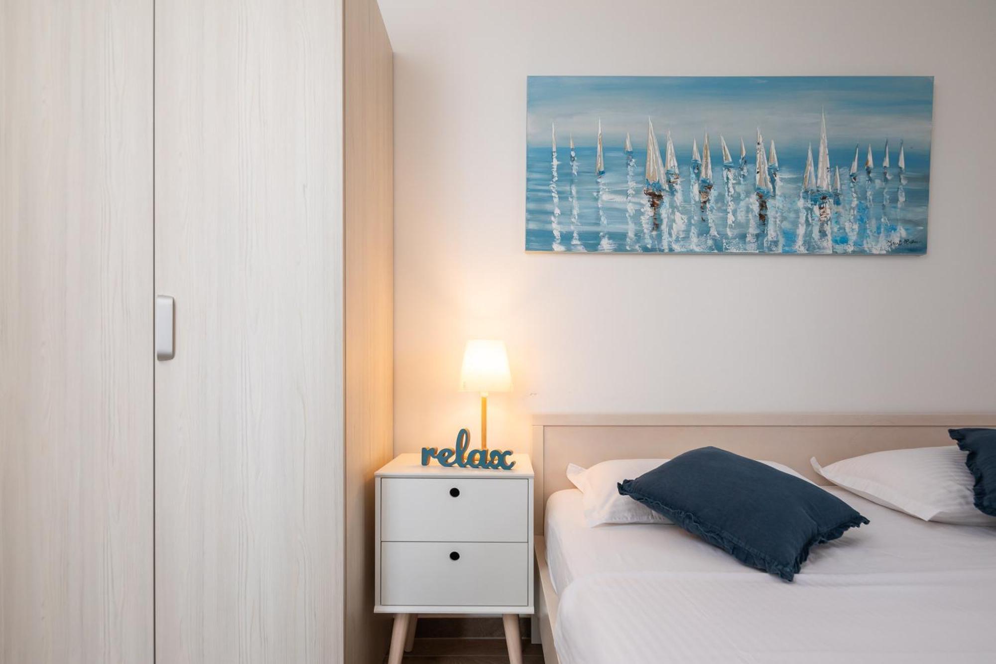 Epetium Beach Villa Сплит Екстериор снимка