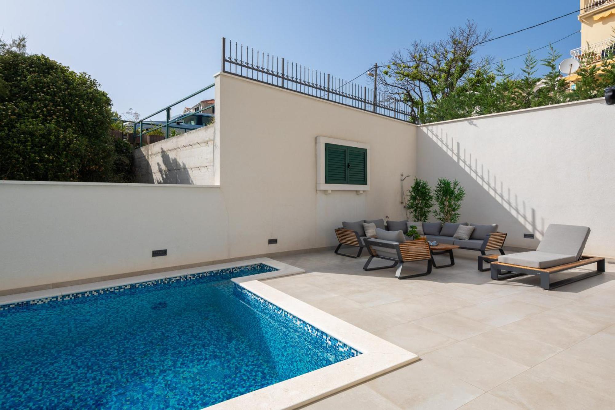 Epetium Beach Villa Сплит Екстериор снимка