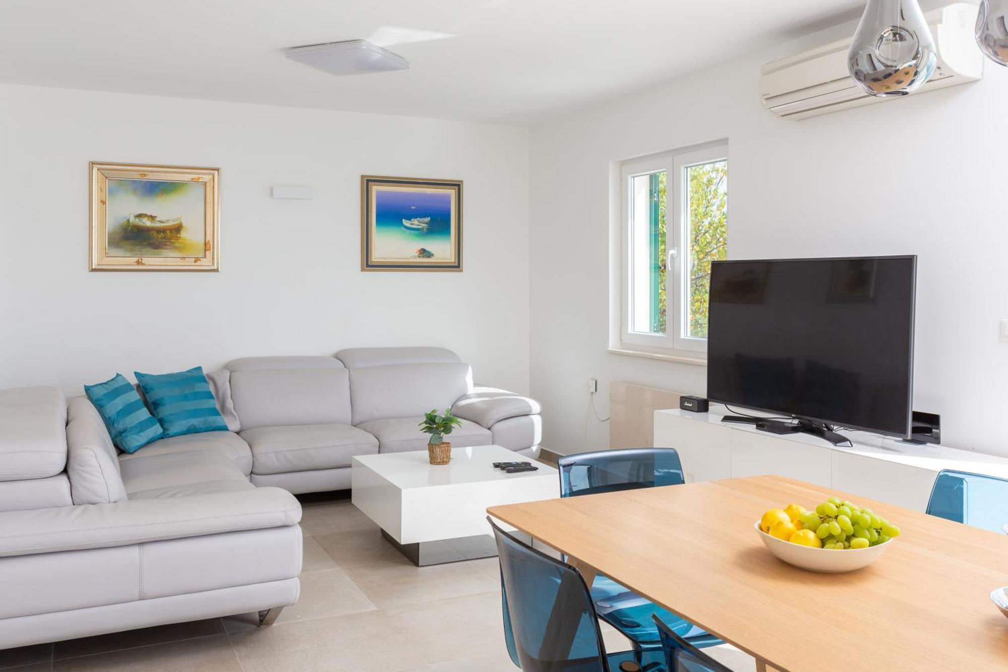 Epetium Beach Villa Сплит Екстериор снимка